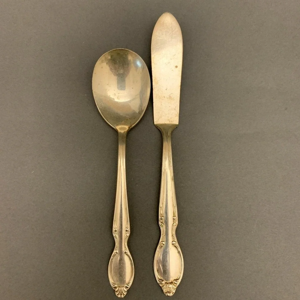 Wm. Rogers International Silver Precious Mirror Silver-plate‎ Spoon Butter Knife